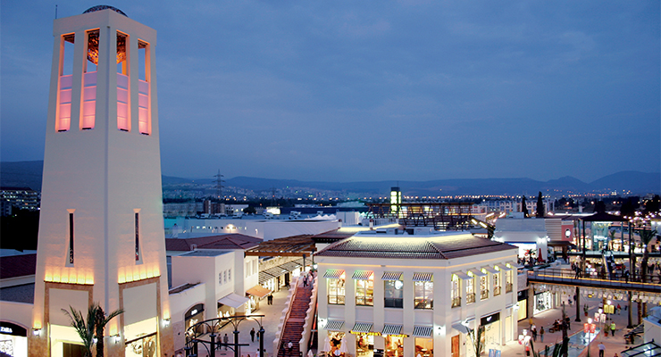 Forum Bornova Exterior. /// credit: ECE